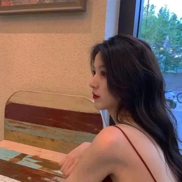 女机械人